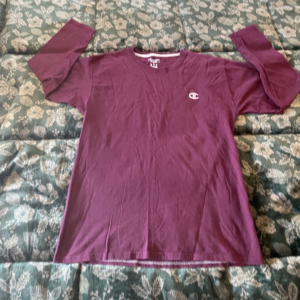 CHAMPION Long Sleeves T-shirt. Men’s Size Medium